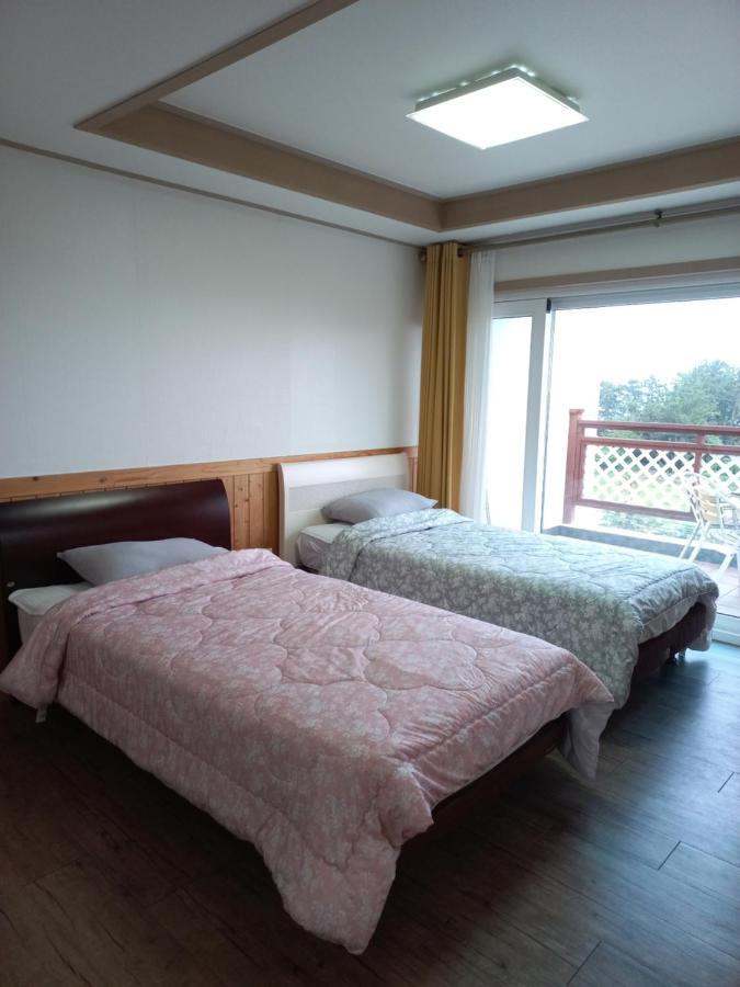 Good Day Pension Seogwipo Bagian luar foto