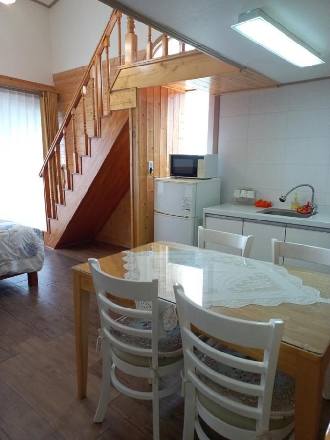 Good Day Pension Seogwipo Bagian luar foto