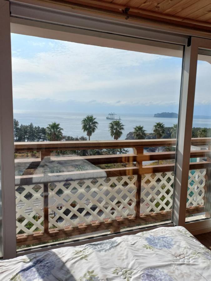 Good Day Pension Seogwipo Bagian luar foto
