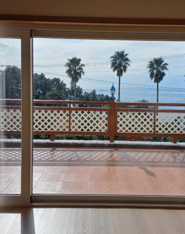 Good Day Pension Seogwipo Bagian luar foto