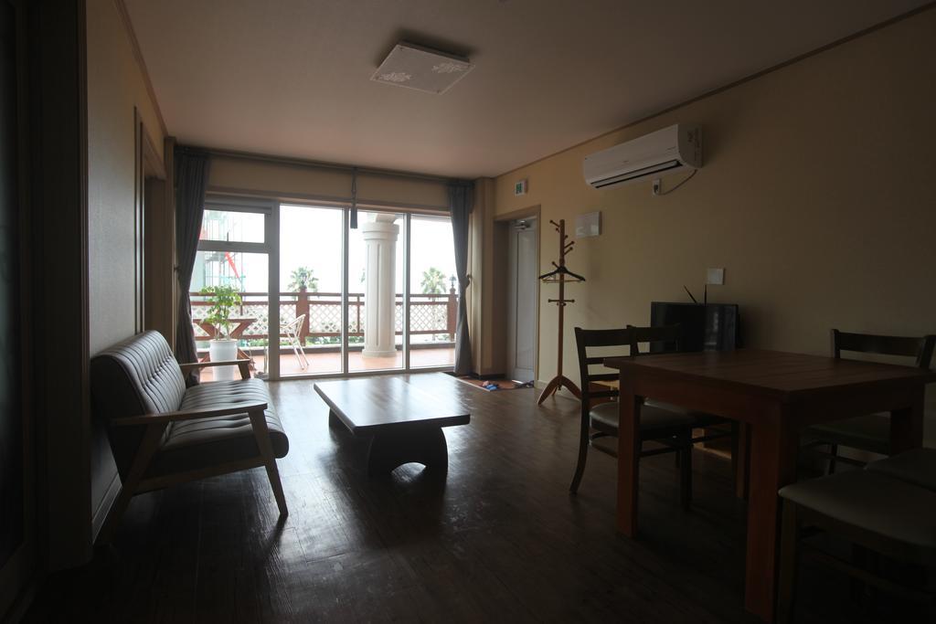 Good Day Pension Seogwipo Ruang foto